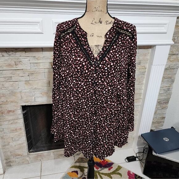 Torrid Emma Babydoll Rayon Slub Lace Trim hearts and stars Tunic Top plus size 2 - Picture 4 of 12